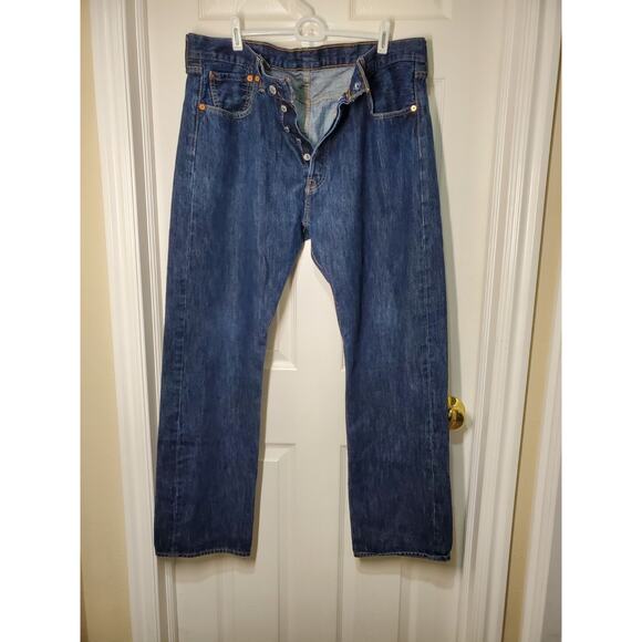 Levi's 501 Men's Jeans Size 38/32 - Medium Wash - Picture 1 of 6